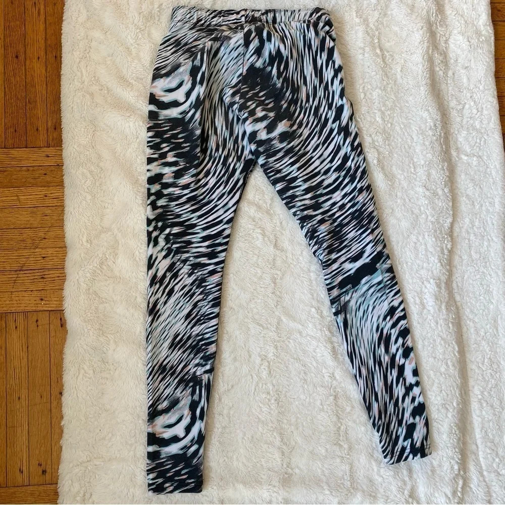 Nike Leg-A-See Windblur Leggings - Picture 8 of 12